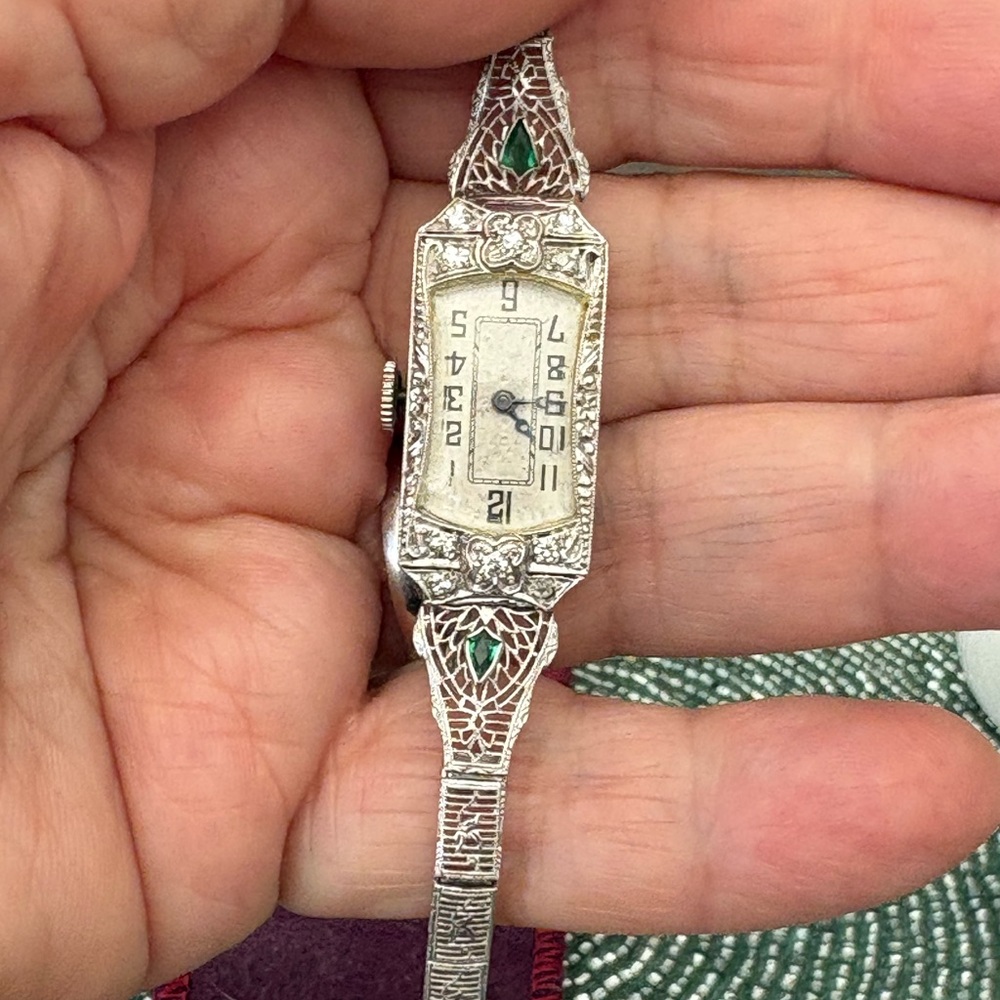 Stunning 1920s platinum and gold watch with diamonds and emeralds - Picture 6 of 9